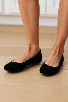  On Your Toes Ballet Flats in Black